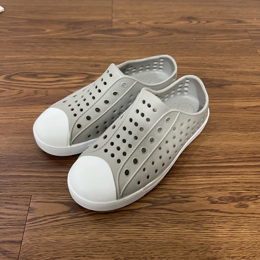 Light Gray Rubber Slip On Shoes Size 28 EU